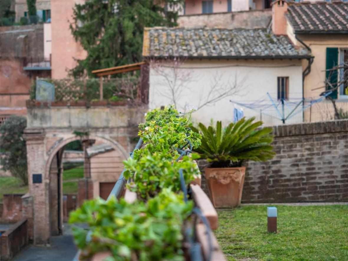 Advocata Nostra Incontro Di Storia E Centralita 锡耶纳 外观 照片